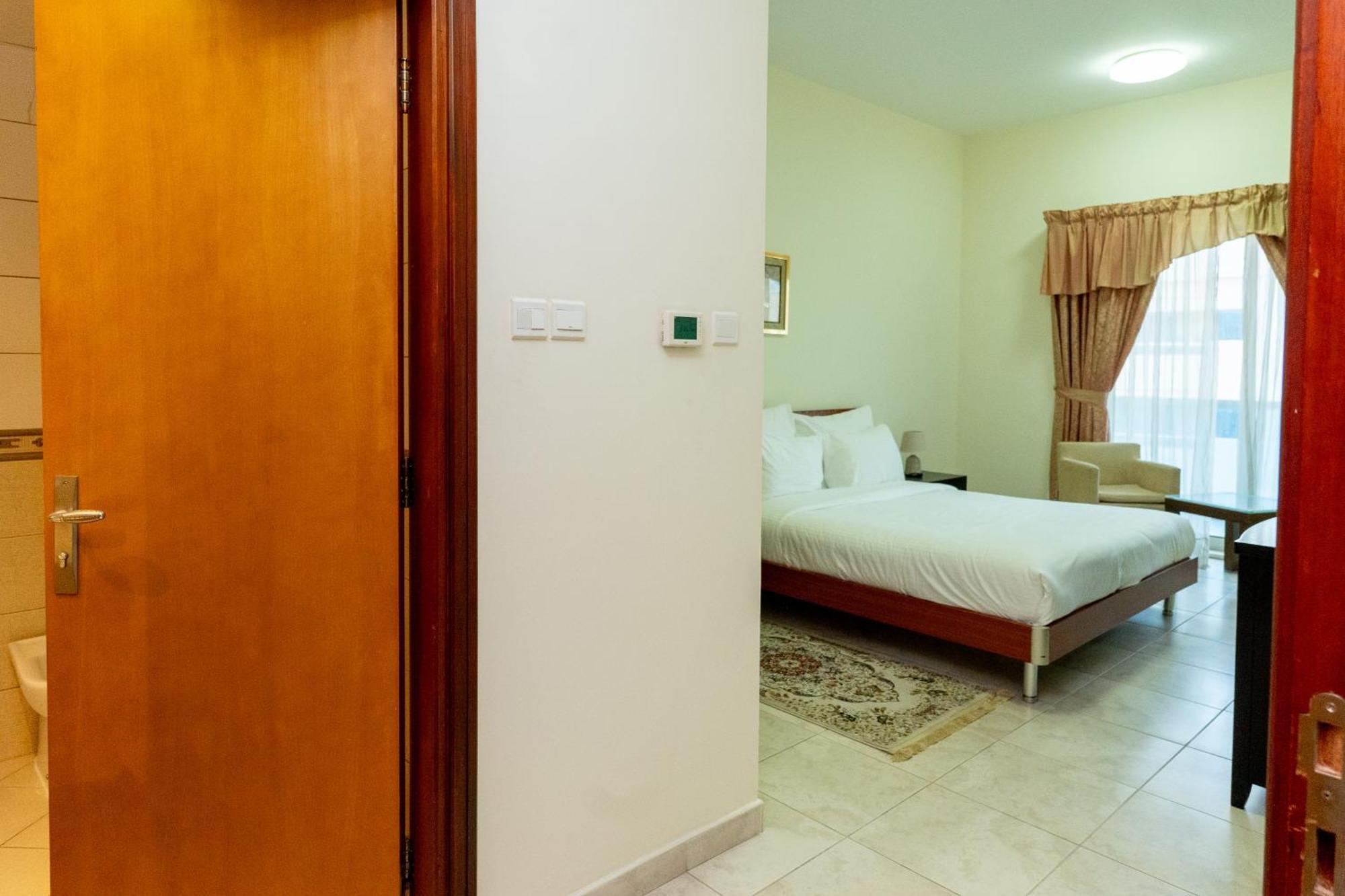 Al Raya Hotel Apartments Dubai Exterior foto